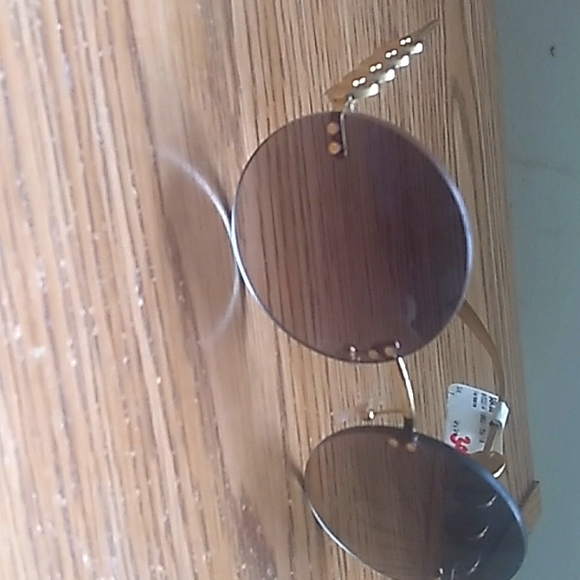 Sunglasses - Picture 1 of 8